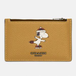 NWT Coach X Peanuts Zip Card Case With Snoopy Motif CE713